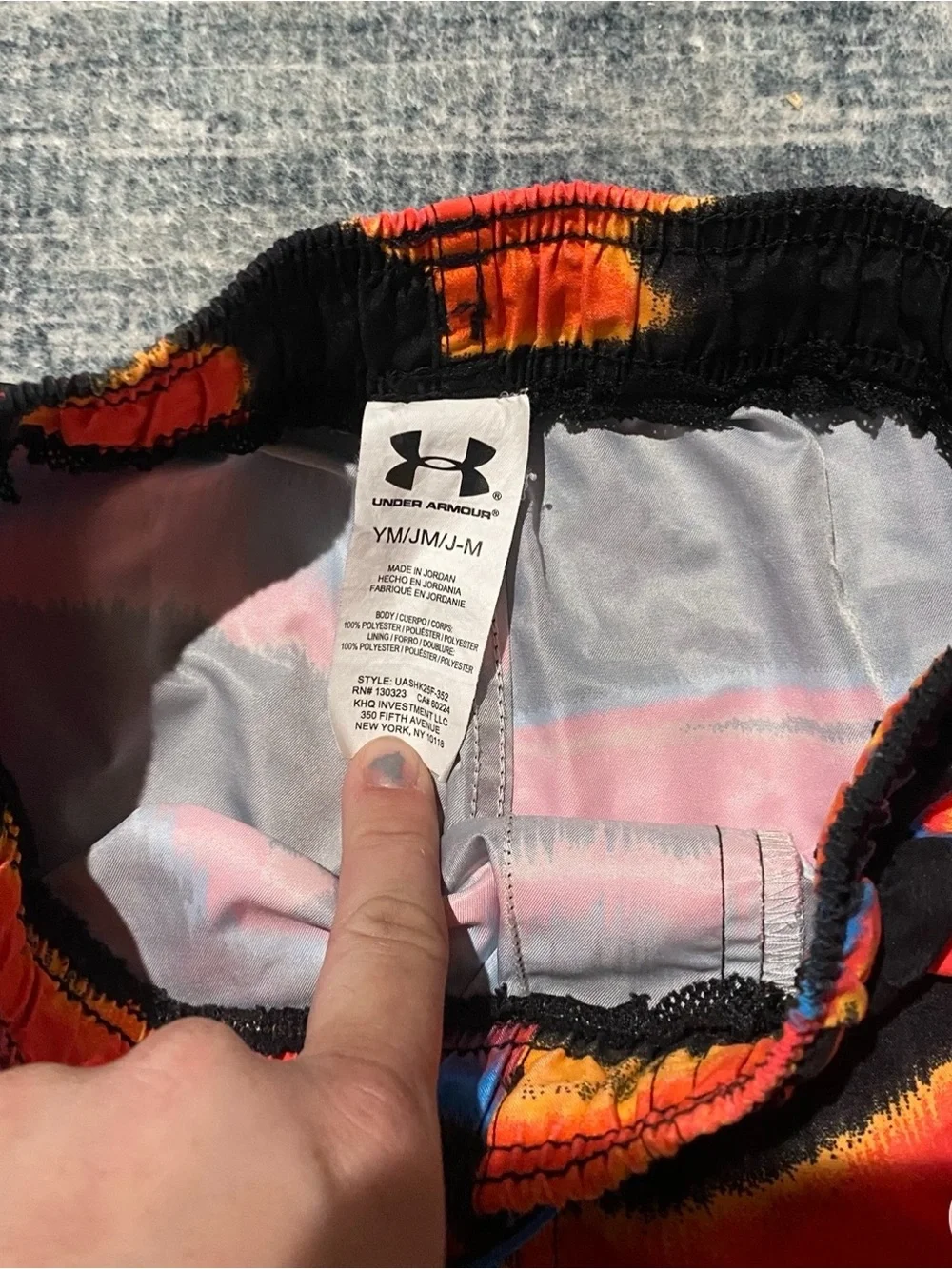 Under Armour boys Black Multicolor swim trunks size medium